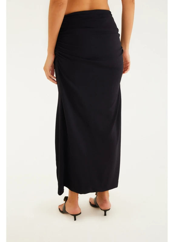Saia Cropped