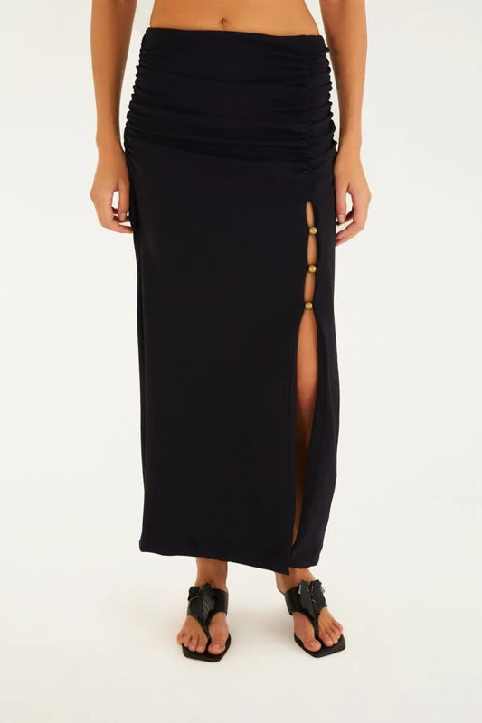 Saia Cropped